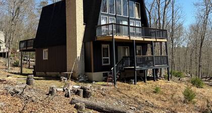 Cozy 3BR East Stroudsburg Cabin 2.5 Baths One Being Updated