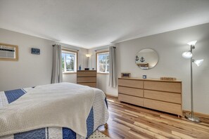 3 makuuhuonetta, silitysrauta/-lauta, Wi-Fi, vuodevaatteet