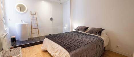WiFi, bed sheets