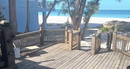 Oceanfront 2BR Cozy Escape