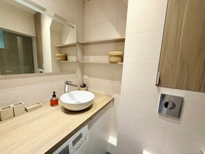 Bathroom - Beautiful T2 in the 17th arrondissement (Paris)