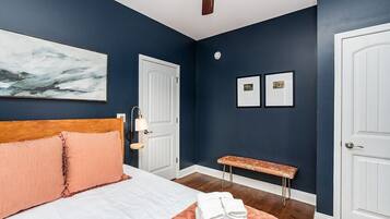 2 bedrooms, desk, iron/ironing board, WiFi