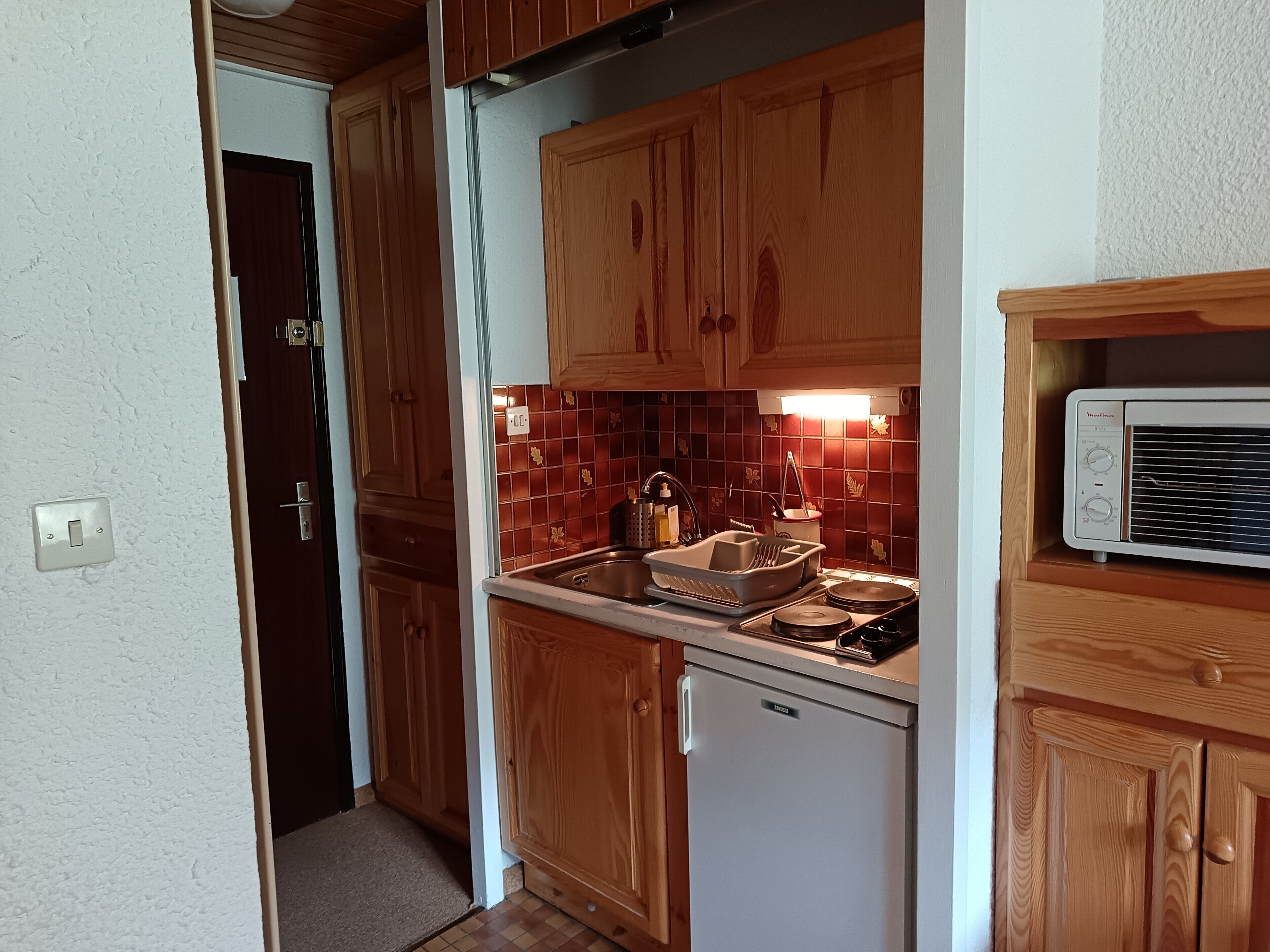 Kühlschrank, Mikrowelle, Ofen