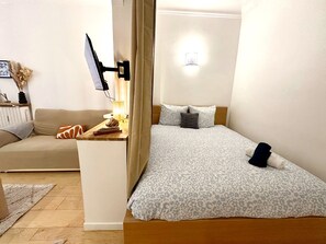 Deluxe Apartment, City View | Blackout drapes, free WiFi - Sandra 30 (Paris)