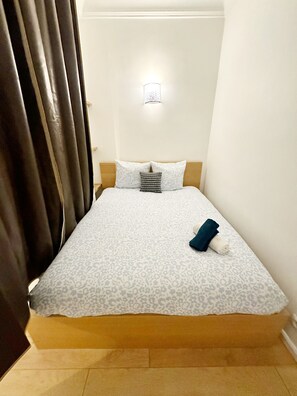 Deluxe Apartment, City View | Blackout drapes, free WiFi