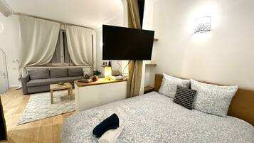 Deluxe Apartment, City View | Blackout drapes, free WiFi