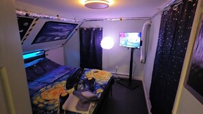 WiFi, bed sheets - Star Trek-Themed House in Ticonderoga NY! (Ticonderoga)