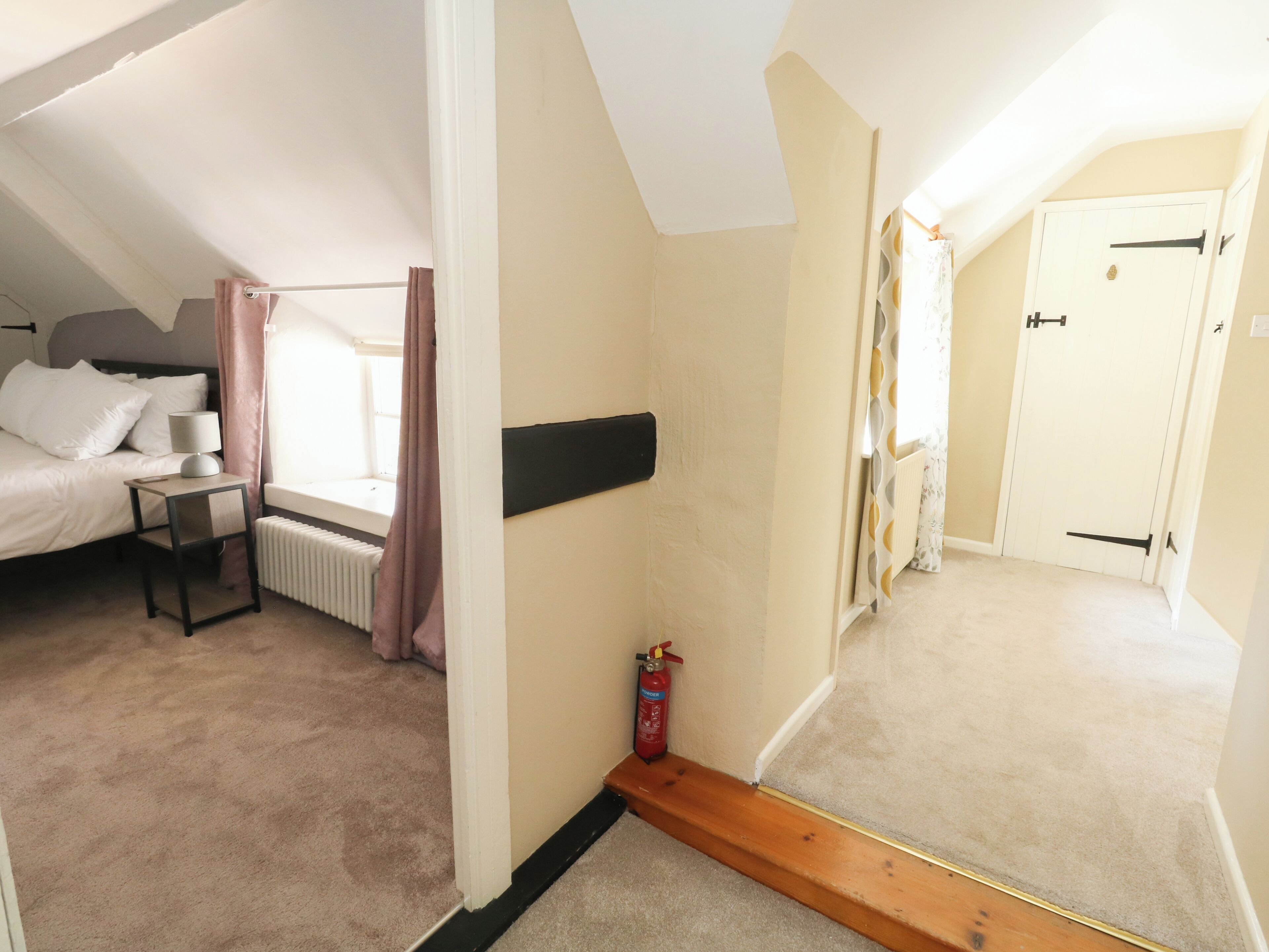 3 bedrooms, WiFi (free), individually decorated, individually furnished