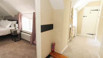 3 bedrooms, WiFi (free), individually decorated, individually furnished
