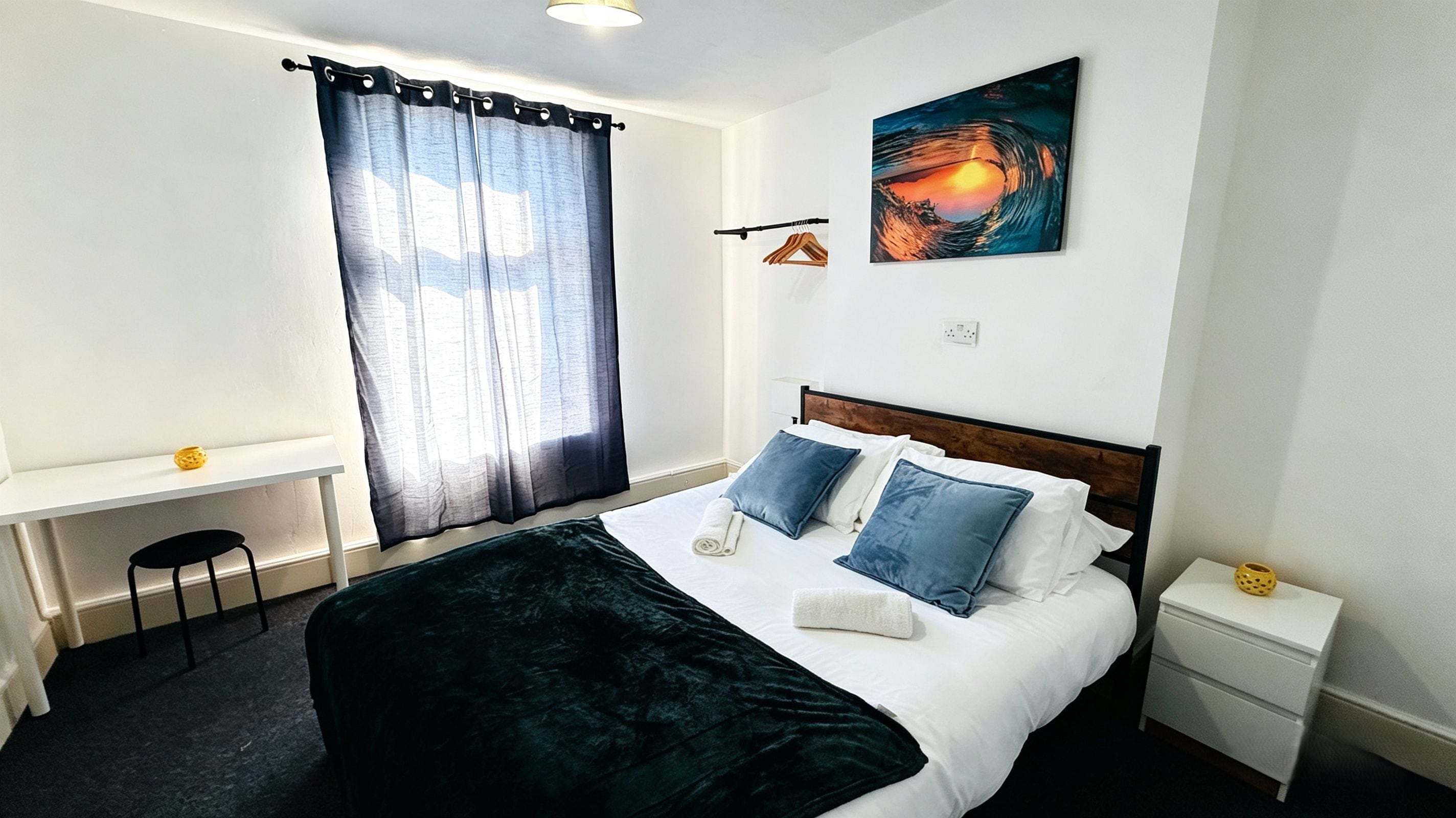 4 bedrooms, iron/ironing board, WiFi, bed sheets