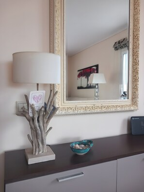Interior - Apartment 'Fox's Sunshine' with Balcony, Wi-Fi and Air Conditioning (Alepou)