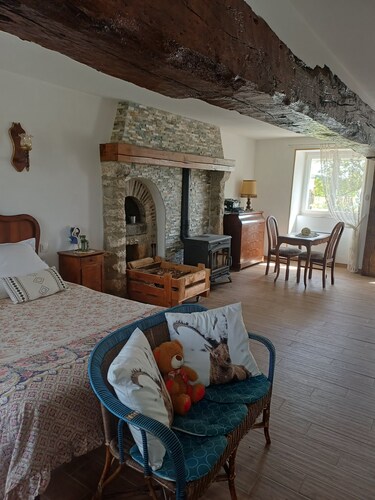 Chambre d’hôtes « Chambre 3 » avec piscine partagée, terrasse commune et Wi-Fi