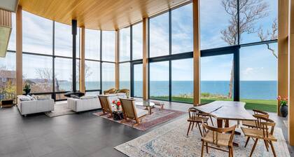 Beautiful Baiting Hollow Escape, Beachfront offering Beach access and...