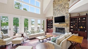 TV, fireplace, table tennis, books