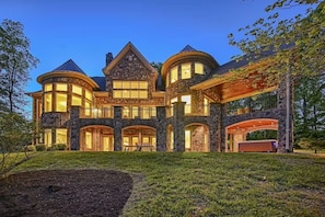 Exterior - Dream Lake Castle Waterfront (Mineral)