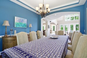 Dining - Dream Lake Castle Waterfront (Mineral)