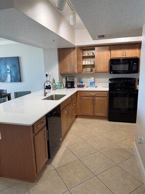 Fridge, microwave, oven, stovetop - Best Amenities Resort Panama City Beach, Florida - 2 Bedroom/2 Bath Sleeps 8 (Panama City Beach)
