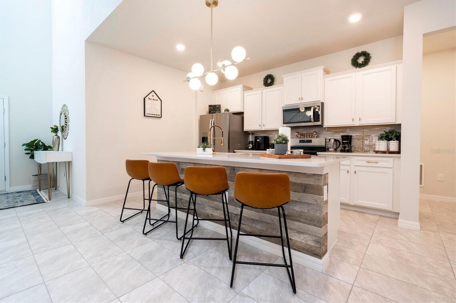 Quarto luxo, para não fumantes, não aceita animais de estimação | Cozinha privada | Micro-ondas, cooktop, lava-louças, talheres/pratos/utensílios de cozinha