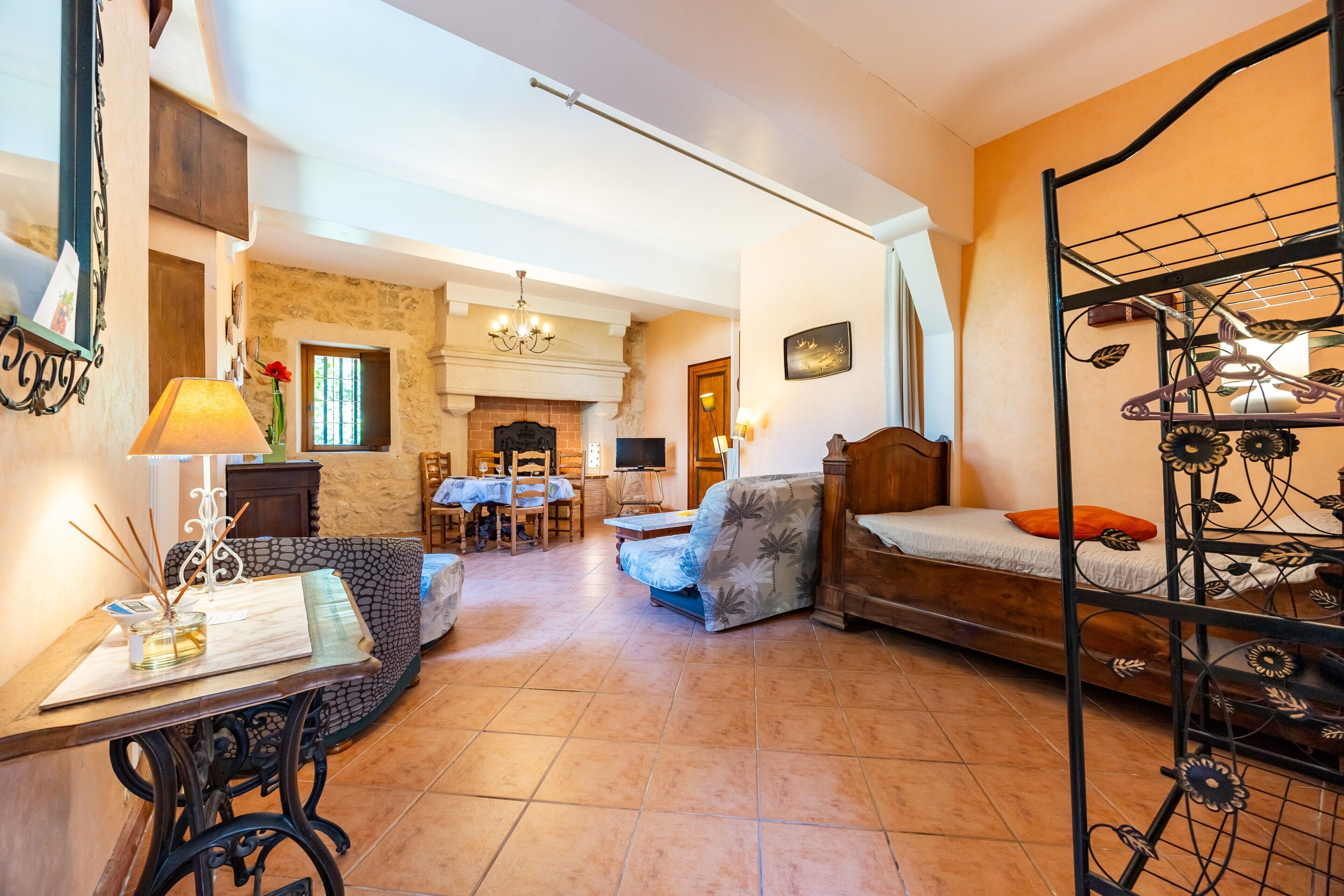 1 chambre, fer et planche à repasser, Wi-Fi, draps fournis