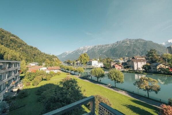 Property grounds - Aparthotel Goldey (Unterseen)