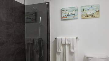 Villa, 3 Bedrooms, Private Pool, Garden View | Bathroom