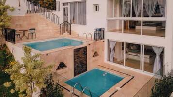 Apartment, 2 Bedrooms, Smoking | Pool | Outdoor pool