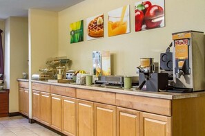 Dining - Econo Lodge Inn & Suites Santa Rosa South (Santa Rosa)