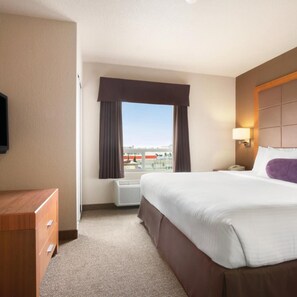 Room - Days Inn Calgary Airport (Calgary)