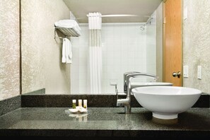 Bathroom - Days Inn Calgary Airport (Calgary)