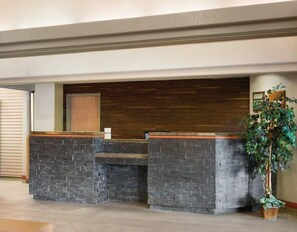 Lobby - Days Inn Calgary Airport (Calgary)