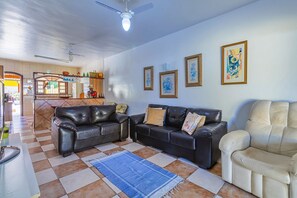 Living Room - House in Araruama, Praia Seca – With Pool (Araruama)
