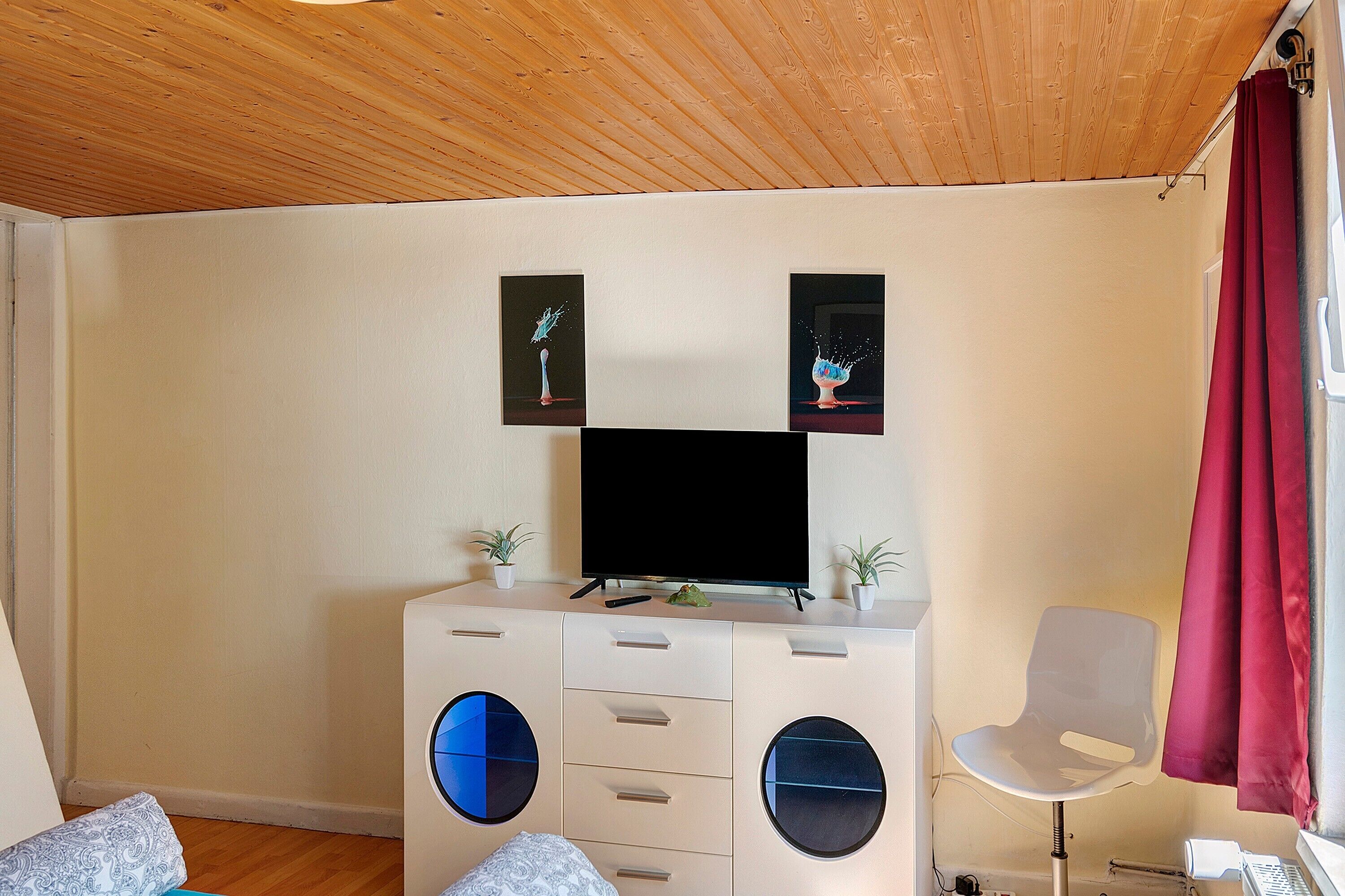 1 habitación, tabla de planchar con plancha, wifi y ropa de cama 