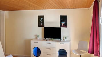 1 habitación, tabla de planchar con plancha, wifi y ropa de cama