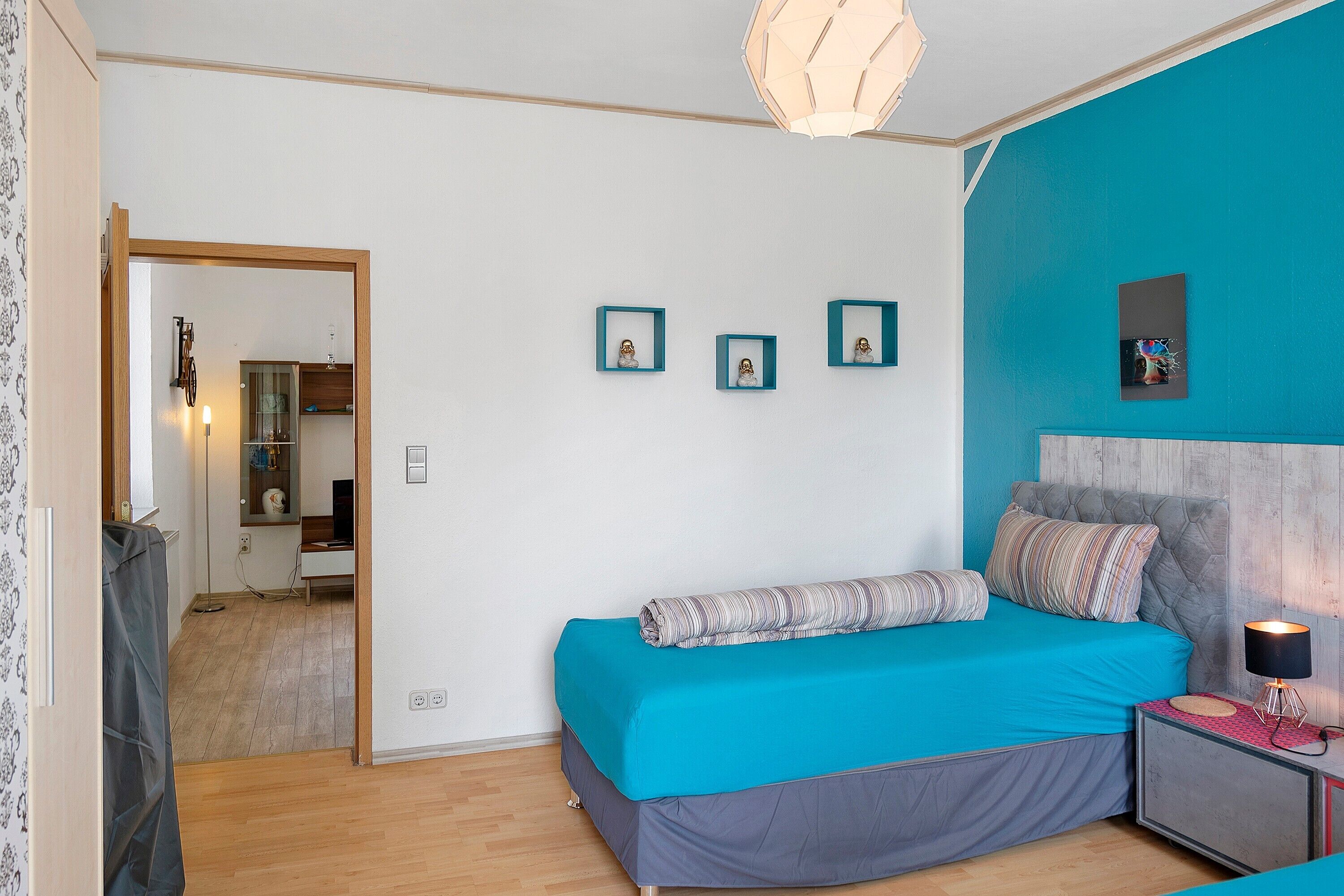 1 slaapkamer, een strijkplank/strijkijzer, wifi, beddengoed