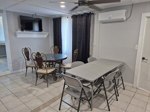 Dining - Great for reunions! Rent by the room. Dine together! Juan Room. (Cockburn Town)