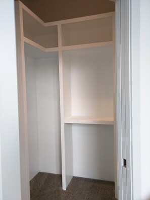 Interior - Executive house. 3+ bedroom house Air 10min Calgary Stampede Park DT (Calgary)