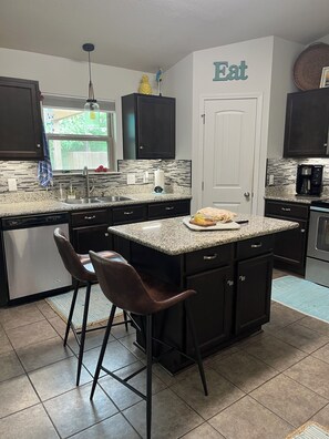 Paper towels - Family-Friendly 4BR/2BA Retreat – 1 Mile from Navarre Beach! (Navarre)