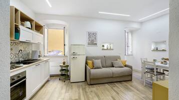 Kühlschrank, Ofen, Herdplatte, Geschirrspüler