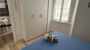 1 chambre, fer et planche à repasser, Wi-Fi, literie fournie