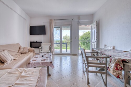 Sea View Garden Luxury Apartment Kryopigi by ΜΡS