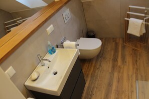 Shower, hair dryer, towels - Stargazing Peace on a Farm in Wendland (Schnega)
