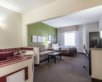 Inn & Suites Near I-90 And Ashtabula