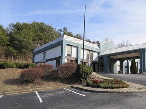 Exterior - Cherokee Inn (Cherokee)