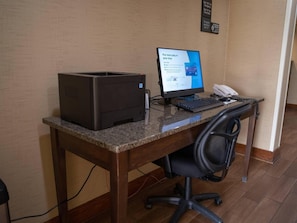 Business centre - Clarion Pointe Cherokee (Cherokee)