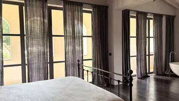 7 chambres, fer et planche Ă repasser, Wi-Fi, draps fournis