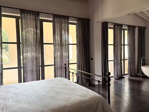7 bedrooms, iron/ironing board, WiFi, bed sheets - Villa Bergamotti: Toscaanse elegantie en verwarmd zwembad (buonconvento)