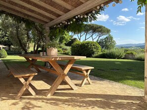 Outdoor dining - Villa Bergamotti: Toscaanse elegantie en verwarmd zwembad (buonconvento)