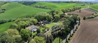 Villa Bergamotti: Toscaanse elegantie en verwarmd zwembad