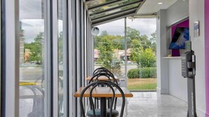 Unclassified image, 4 of 59, button - Motel6 Tuscaloosa, AL University (Tuscaloosa)