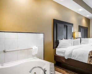 Bathroom - Comfort Inn and Suites (Longview)
